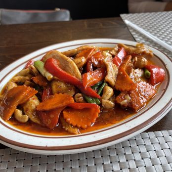 Ponsawan Thai Cuisine - Chicken and cashew - Thai Near Me - Thornton, Colorado Ponsawan Thai Cuisine - Chicken and cashew - Thai Near Me - Thornton, Colorado