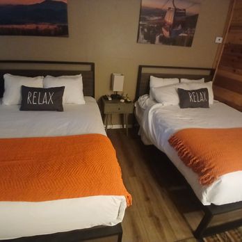 Basecamp at Snowbowl - Bedroom - Ski Resorts Near Me - Flagstaff, Arizona
