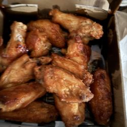 Vernie's Pizza - Sweet and spicy wings not to spicy for me just right