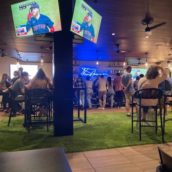 Spurrier's Gridiron Grille - Bar rooftop - American Near Me - Gainesville, Florida Spurrier's Gridiron Grille - Bar rooftop - American Near Me - Gainesville, Florida