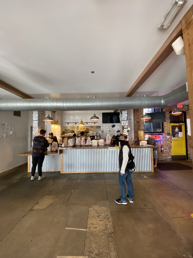 Gus's World Famous Fried Chicken