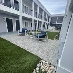 StayAPT Suites - Courtyard