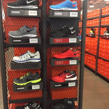 Seattle Premium Outlets - Shopping Centers Near Me - Tulalip, Washington