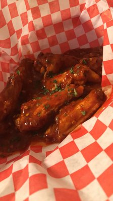 Kickin Wings by null