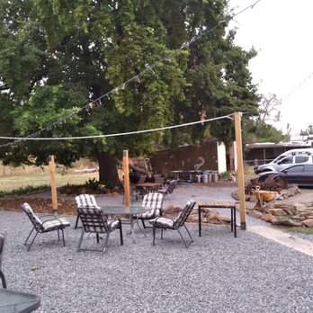 Mt Torrens Hotel - Beer Garden - Restaurants Near Me - Mount Torrens, SA