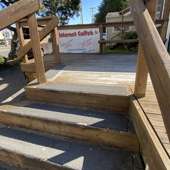 Internet Coffe'e - Front porch - Coffee & Tea Near Me - Seaside, Oregon