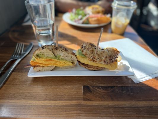 Frothy Monkey by null