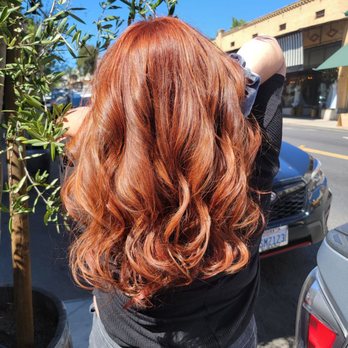 La ti Da Salon - Hair Salons Near Me - Sonora, California