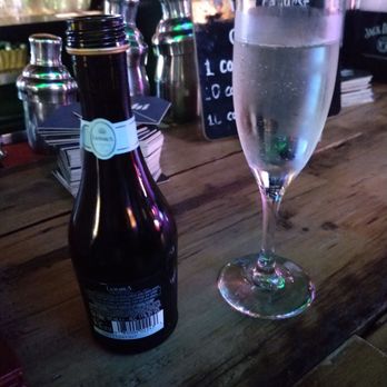 MUSES 35 - Prosecco - Karaoke Near Me - New York, New York MUSES 35 - Prosecco - Karaoke Near Me - New York, New York