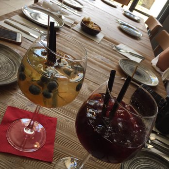 Italian Tapas - White and red Sangria - Tapas/Small Plates Near Me - Florence, FI