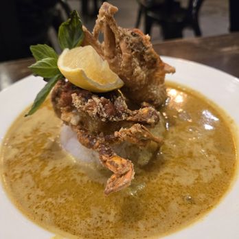 OMELI Kitchen - Soft shell crad curry - Vietnamese Near Me - Fullerton, California OMELI Kitchen - Soft shell crad curry - Vietnamese Near Me - Fullerton, California