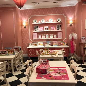 The Eloise Shop - Toy Stores Near Me - New York, New York