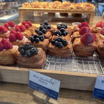 Paris Baguette - Mini fruit pastries - Bakeries Near Me - Hayward, California