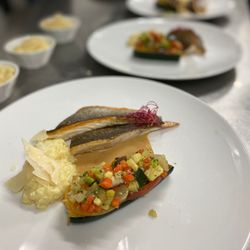 Le Serpolet - Bar, jus de crustacés, risotto au parmesan et courgette farcie