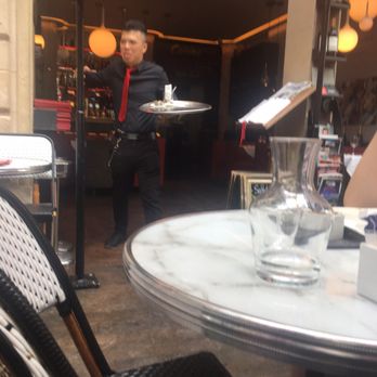 Café de Paris Friedland - Rude waiter - Cafes Near Me - Paris, 75