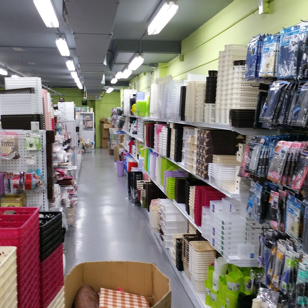 Ichiban Living - Aisle View with Storage Containers - Discount Store Near Me - Markham, Ontario Ichiban Living - Aisle View with Storage Containers - Discount Store Near Me - Markham, Ontario