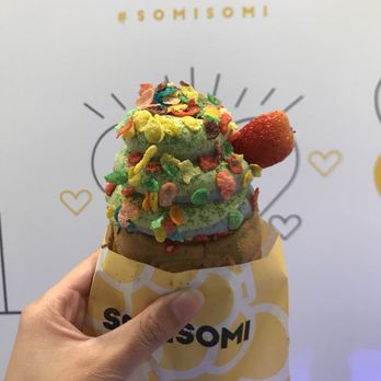 Somisomi - Matcha and black sesame swirl with fruity pebbles and strawberry - Ice Cream & Frozen Yogurt Near Me - Irvine, California