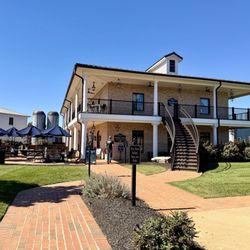 Willett Distillery - Exterior at campus entrance