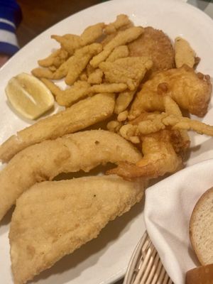 Ann & Tony's by null