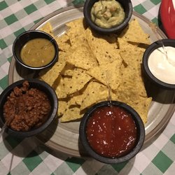Cantina Puerto México - Chips and salsa