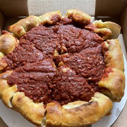 Chicago deep dish w/ sausage and green peppers Chicago deep dish w/ sausage and green peppers