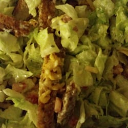 Spice House - Garden salad with crispy chicken