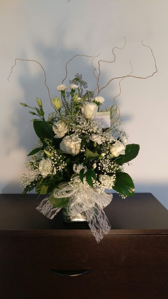 STARK’S FLORAL & GREENHOUSES Updated April 2024 109 W Redwood St