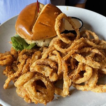 Backstreets Bar and Grill - Crabcake sandwich and onion rings - American Near Me - Hickory, North Carolina