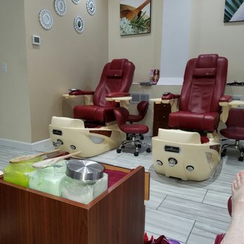 Victoria's Nails & Spa - Tasteful - Nail Salons Near Me - Oakdale, Minnesota
