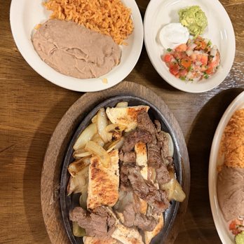 Maria's Mexican - Chicken and beef fajitas - Mexican Near Me - Melissa, Texas