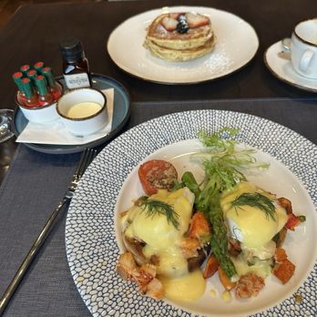 ENTYSE, Wine Bar & Lounge - Maine Lobster Benedict - New American Near Me - McLean, Virginia