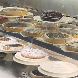 Cafe Montanucci - Chocolate pies!!! Are divine!