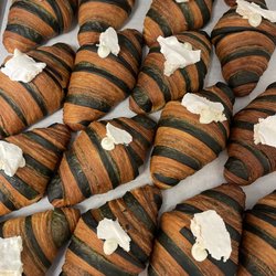 Freya - Nordic Baking & Kaffe - Peppermint & white chocolate bi-color croissant