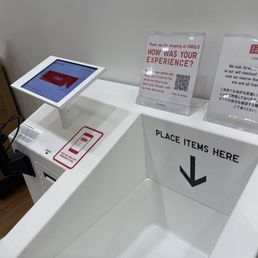 Cashier