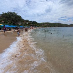 Praia De João Fernandinho - Clean and perfect. A bit crowded.