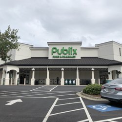 Publix storefront.