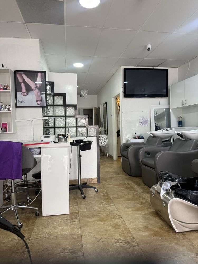 D’ Luxury Beauty Salon & Spa Logo