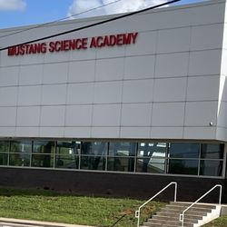 Mustang High School - Science academy