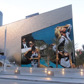 Color Reflections - Gucci Building Wrap - Vehicle Wraps Near Me - Las Vegas, Nevada