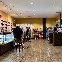 RifleGear - Modern and clean store with good customer service.