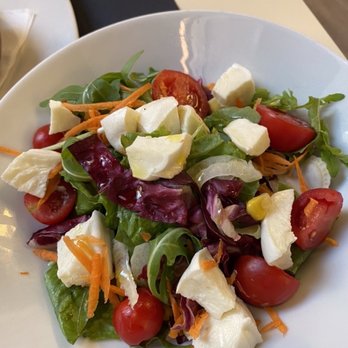 The Bramble - Salad with fresh mozzarella - Burgers Near Me - Rome, RM The Bramble - Salad with fresh mozzarella - Burgers Near Me - Rome, RM