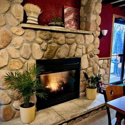 Hill Creek Tavern