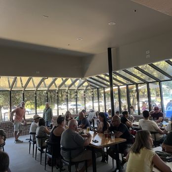 Simi Valley Brewing - Brewpubs Near Me - Simi Valley, California Simi Valley Brewing - Brewpubs Near Me - Simi Valley, California