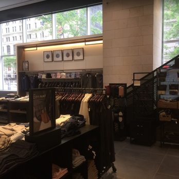 Banana Republic - Women's Clothing Near Me - New York, New York Banana Republic - Women's Clothing Near Me - New York, New York