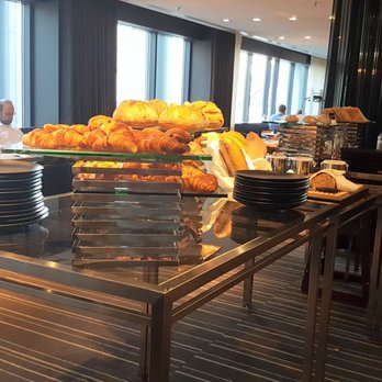 Pullman Brussels Centre Midi - Breakfast Area at Pullman Gare du Midi - Hotels Near Me - Saint-Gilles, BRU