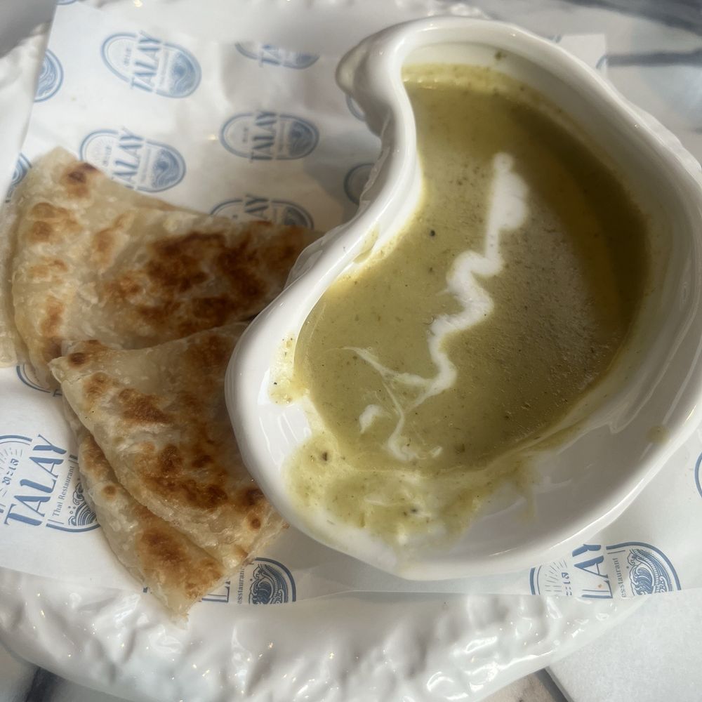 TALAY - Roti & creamy curry sauce - Thai Near Me - Orlando, Florida TALAY - Roti & creamy curry sauce - Thai Near Me - Orlando, Florida