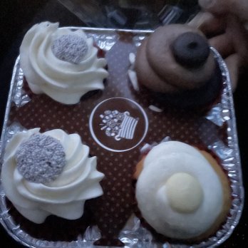 Edible Arrangements - Cupcakes: red velvet, chocolate, and vanilla bean - Florists Near Me - Philadelphia, Pennsylvania Edible Arrangements - Cupcakes: red velvet, chocolate, and vanilla bean - Florists Near Me - Philadelphia, Pennsylvania