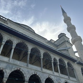 Sultan Ahmet Camii - Blue Mosque - Outside the front of the mosque - Landmarks & Historical Buildings Near Me - Istanbul, 34