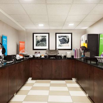 Hampton Inn Waycross - Restaurant - Hotels Near Me - Waycross, Georgia