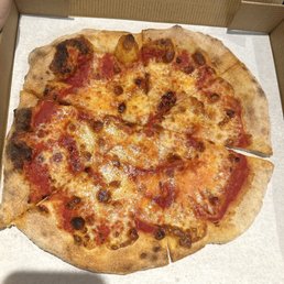 Margherita (did not get basil)